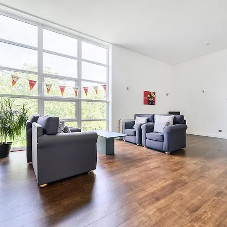 펜션 Jubilee First-floor Double Bedroom 펜리스
